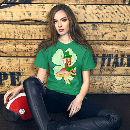 St Patrick's Day Leprechaun with Shamrock Unisex t-shirt